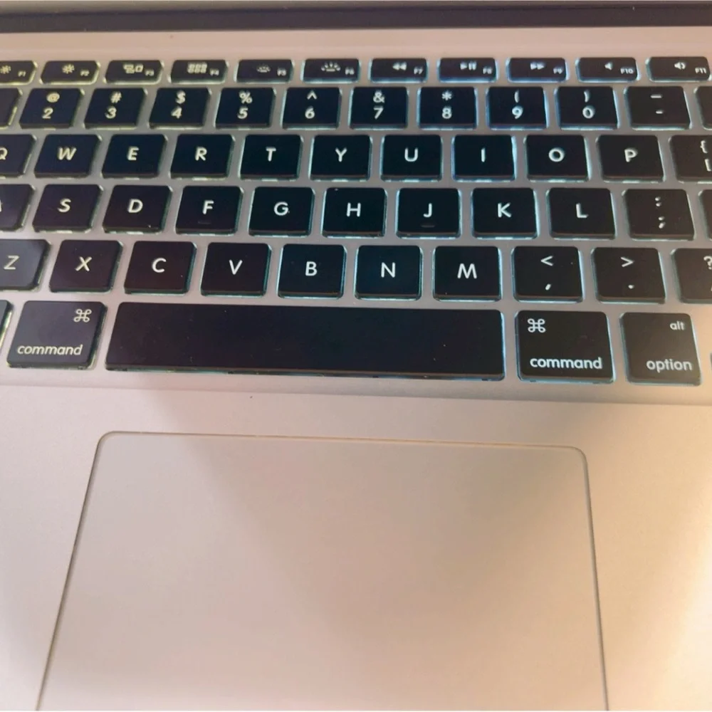 Apple elegant macbook