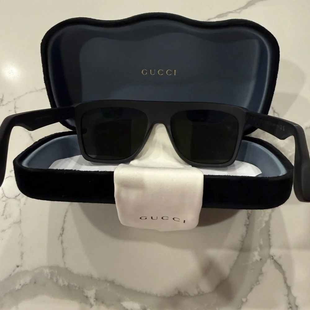 Gucci Twinsburg GG1570S 57MM Square Sunglasses Black Never Worn, Case Included