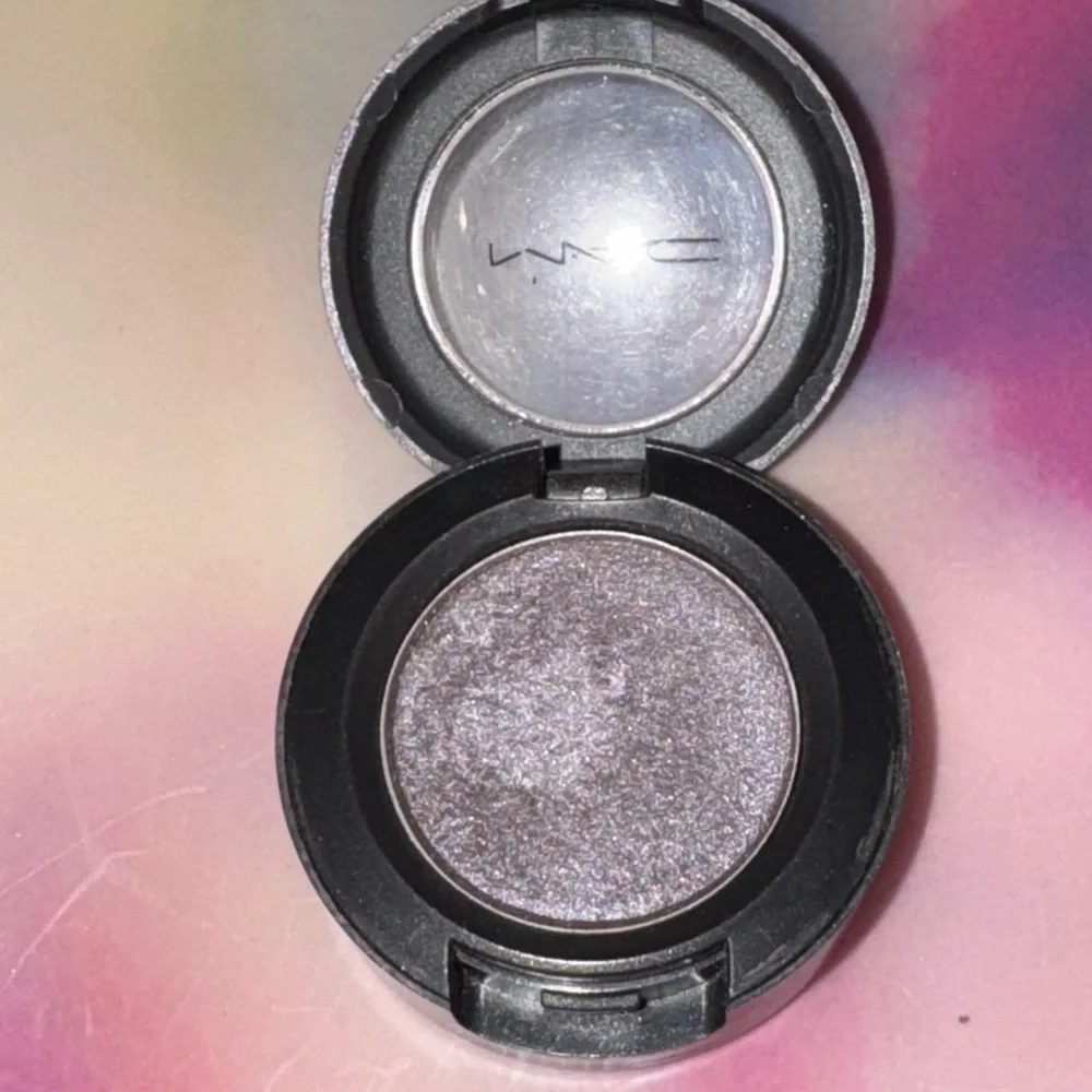 MAC Cosmetics used 2x