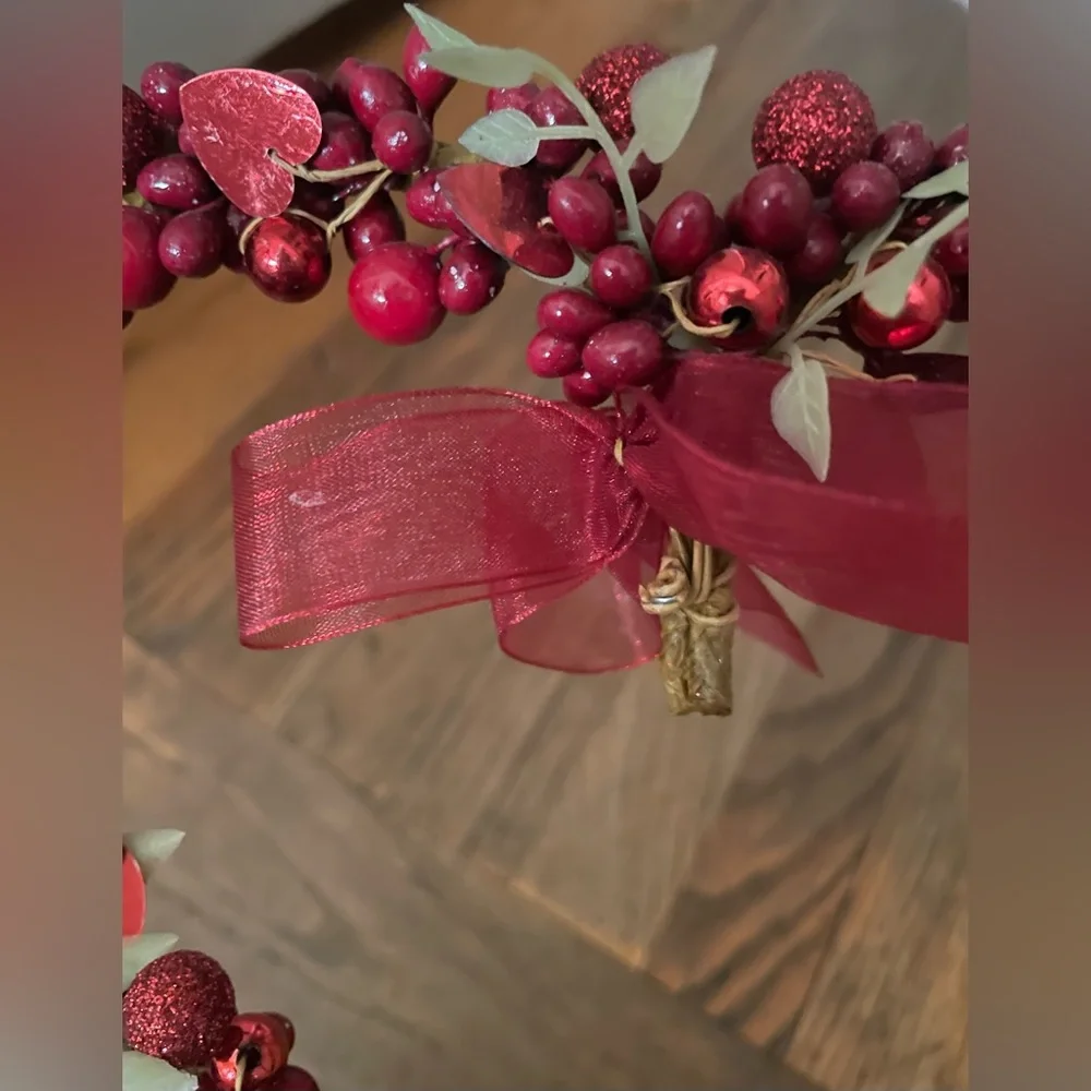 N/A red festive
