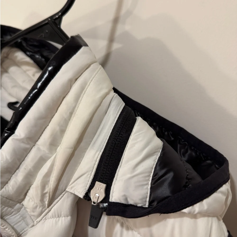 Moose Knuckles chic white