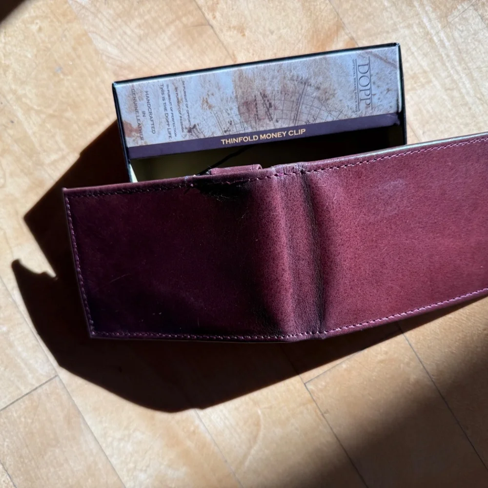 Dopp leather clip