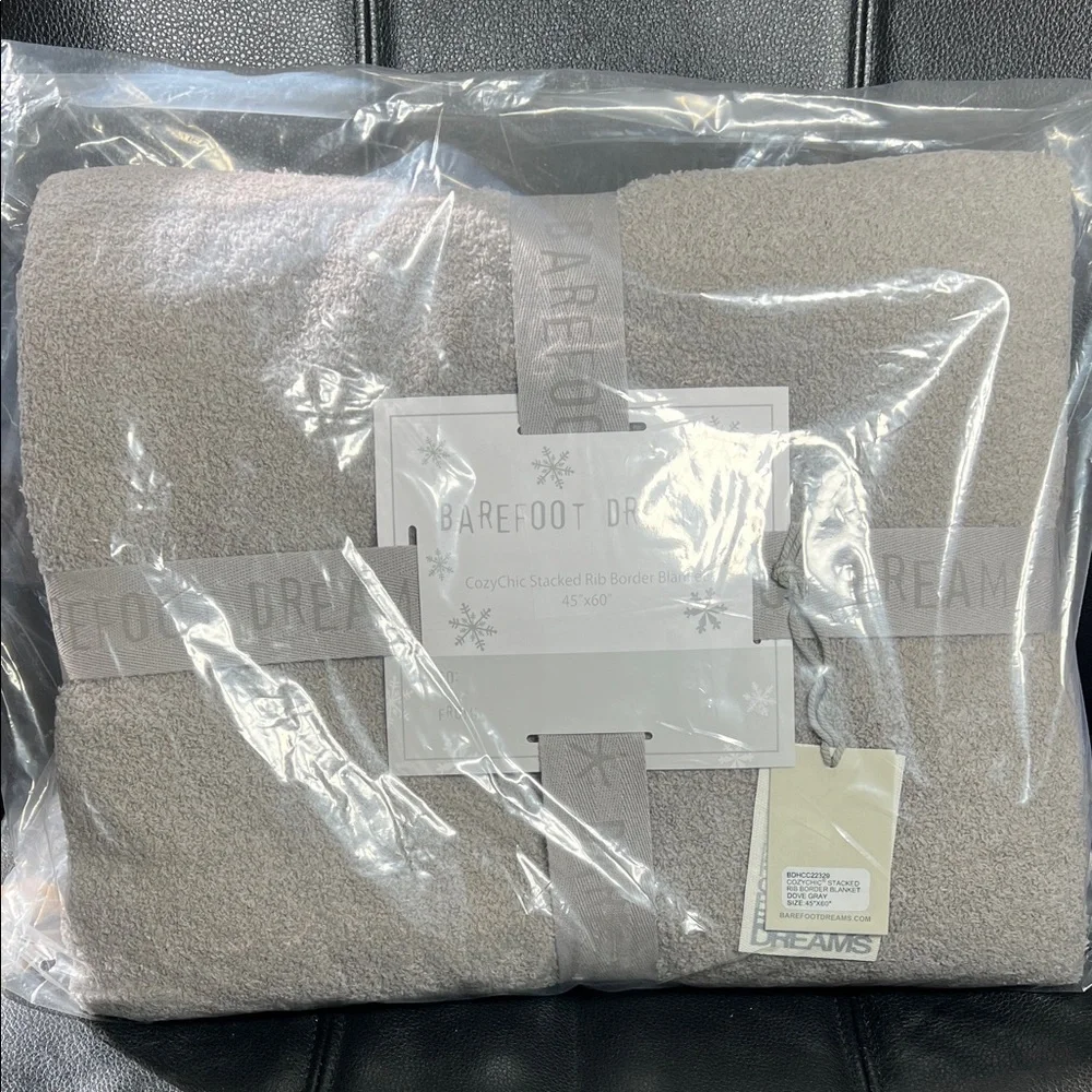 Barefoot Dreams CozyChic Stacked Ribbed Blanket in Dove Gray