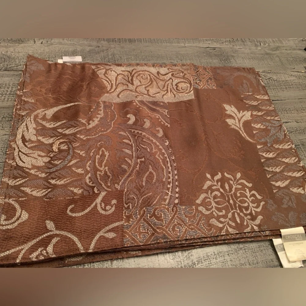 13” X 18” Table Placemats by Croscill Home, set of 4, Burgundy with old gol…