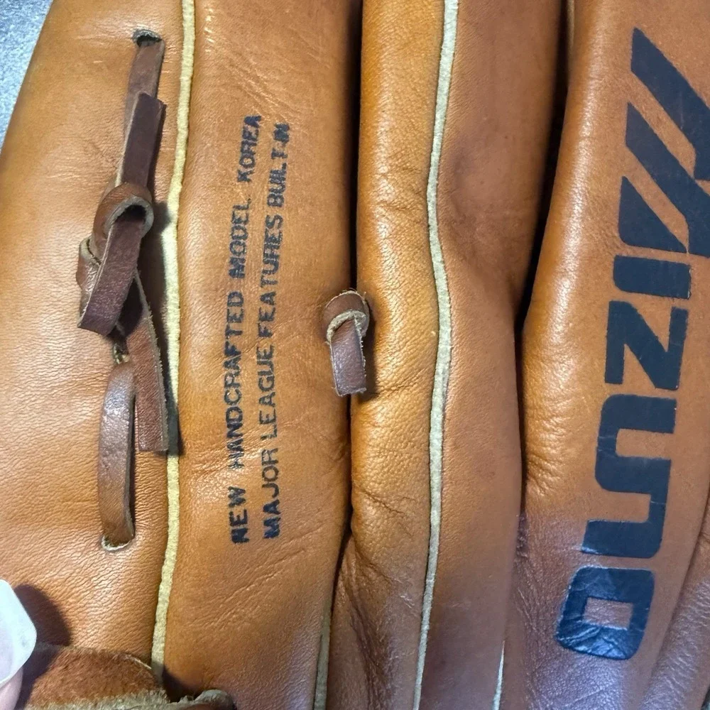 Mizuno mm5075fb professional