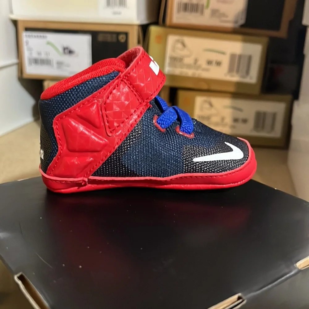 Nike item new box