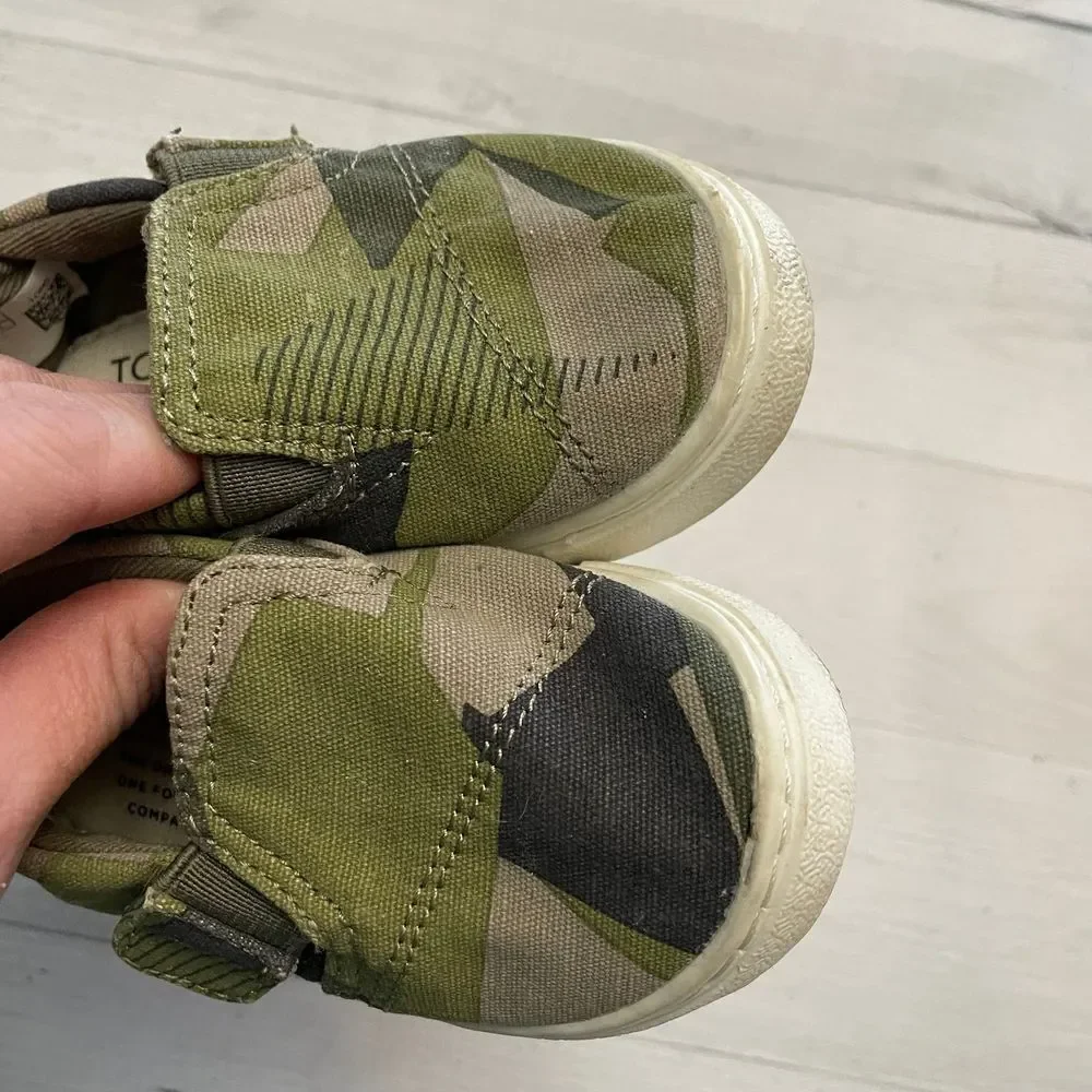 TOMS baby‎ shoes toddler 4