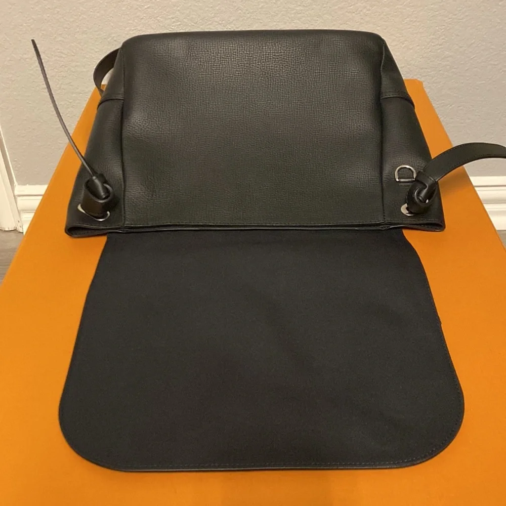 Louis Vuitton markings strap