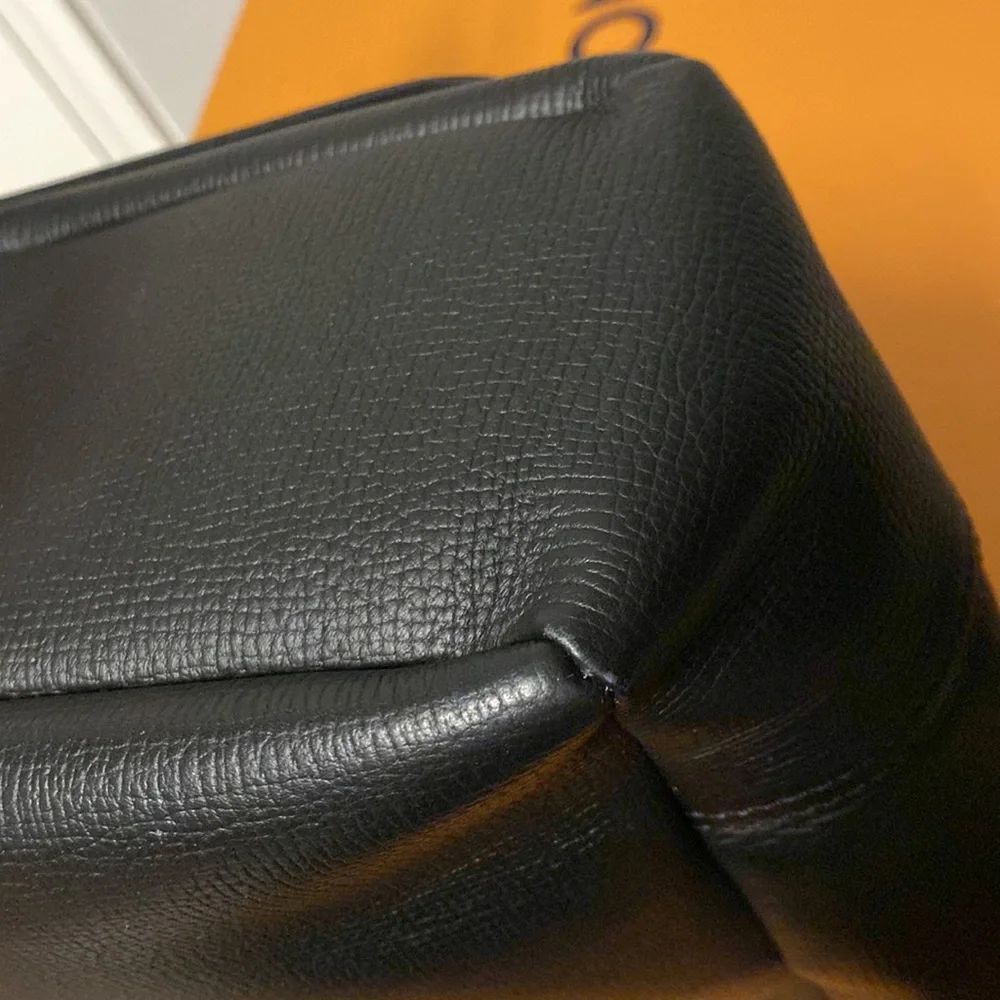 Louis Vuitton exterior 15 messenger