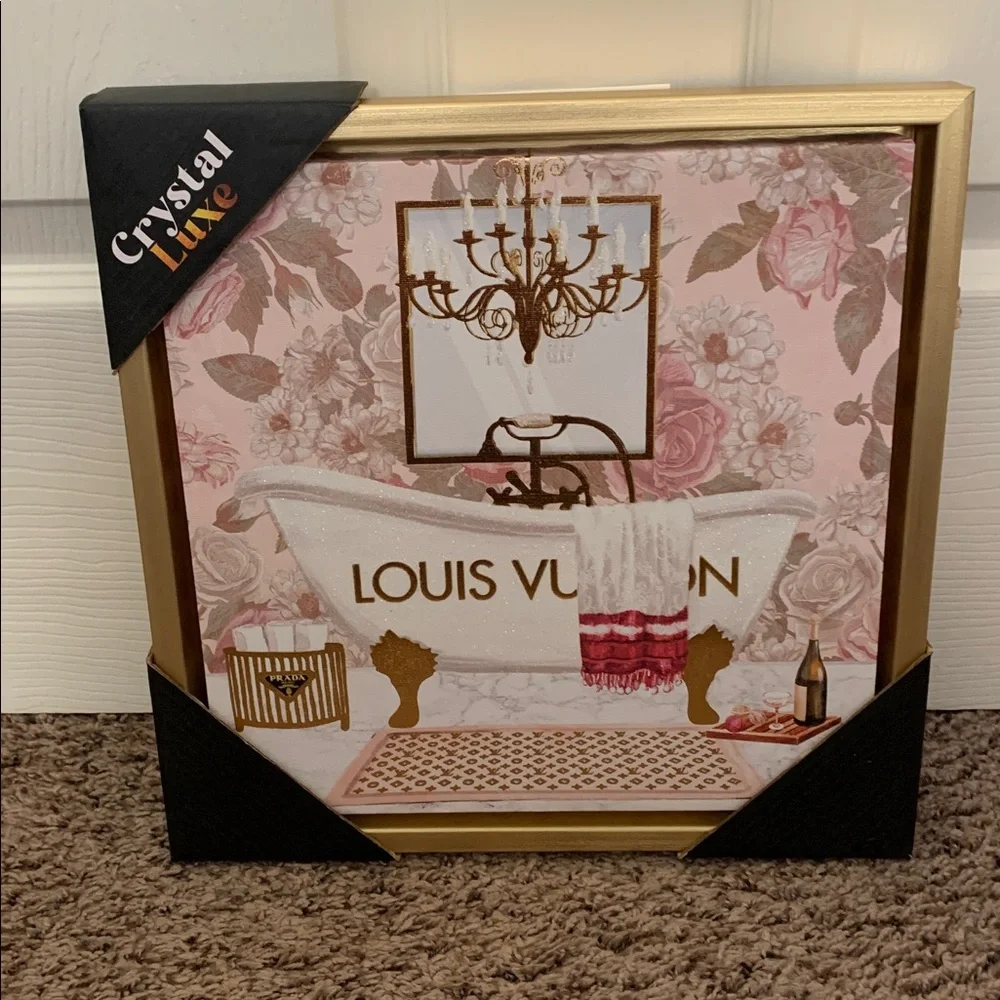FASHION INSPIRED Bathroom Tub with Gold Frame