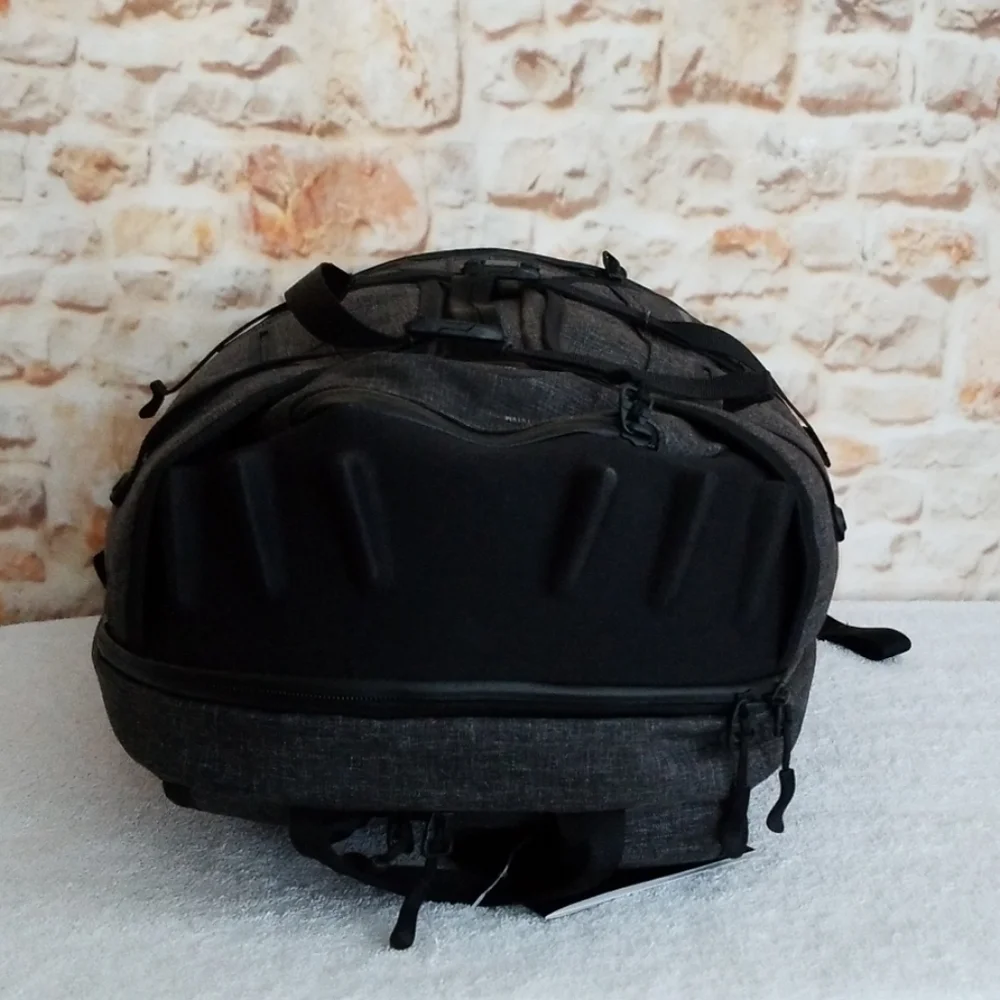 New Oakley Aero Pack Bag
