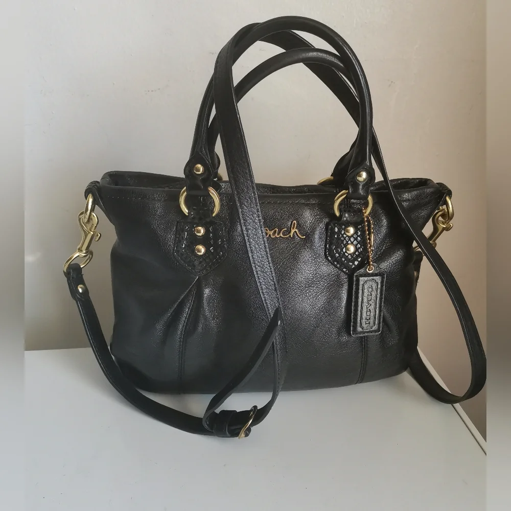 Coach Ashley Crossbody/ Handbag