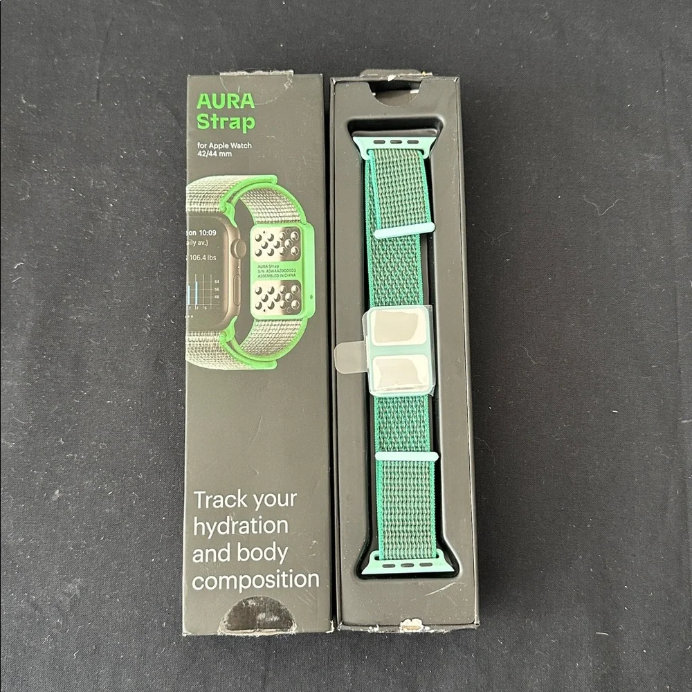 NWT ~ AURA STRAP 2 ~ 42/44 mm ~ Green