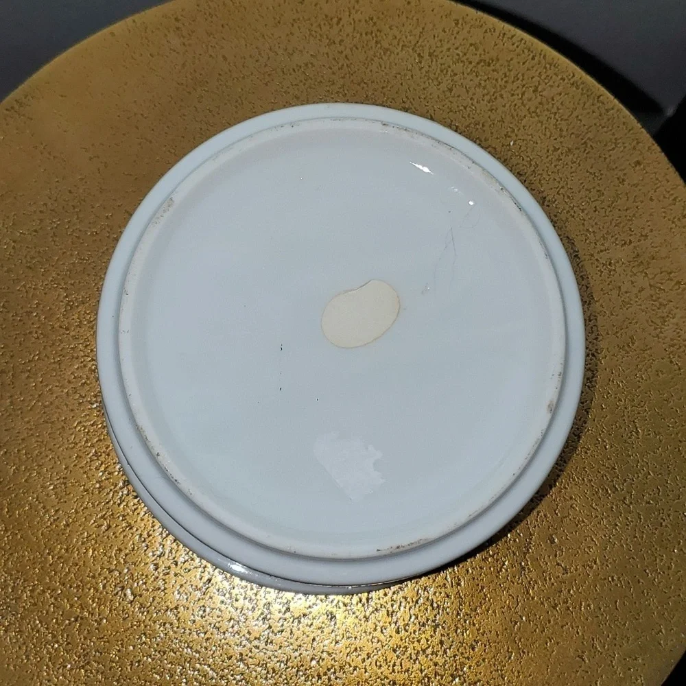 Unmarked foil trinket