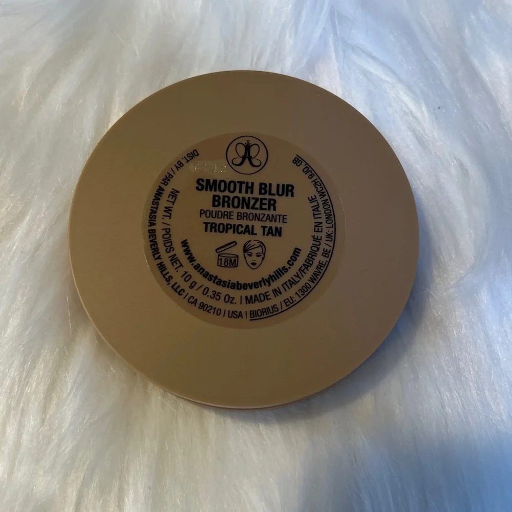 Anastasia Beverly Hills elegant bronzer
