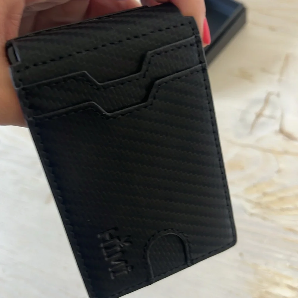 N/A wallet approx