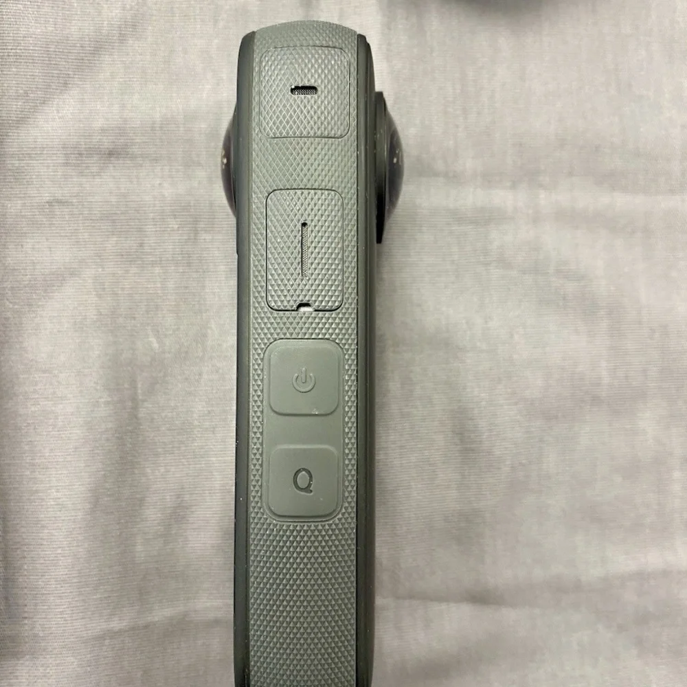 Insta360 this listing