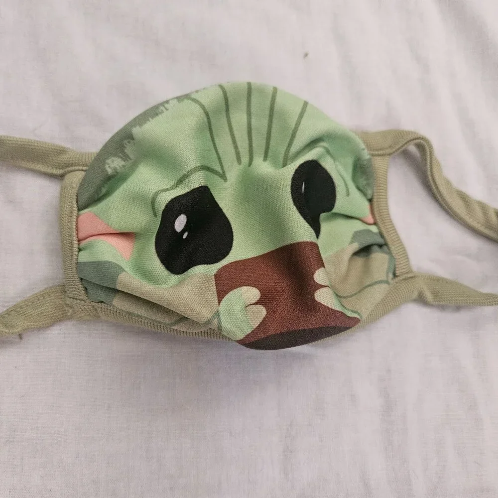 Disney Star Wars Baby Yoda Grogu The Child Mandalorian Face Mask Kids Small