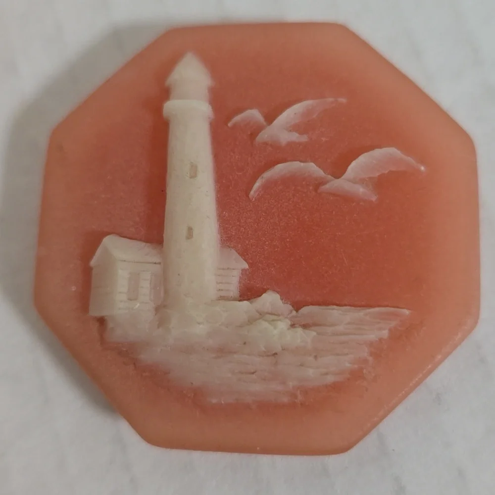 N/A octagonal trinket
