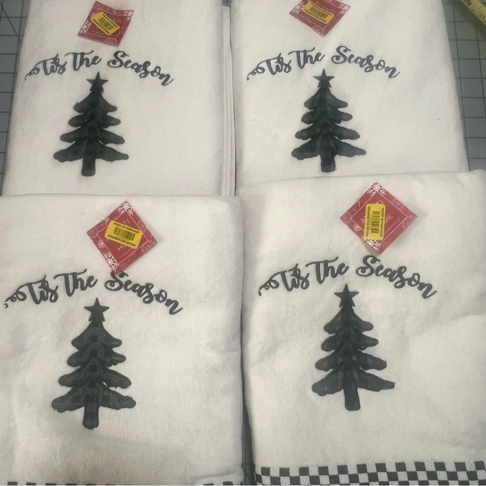 Christmas bath towels. Embroidered bath towels new with tags