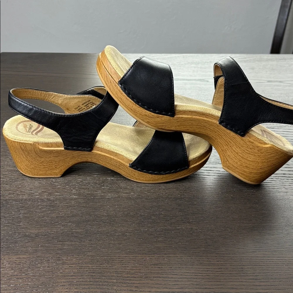 Dansko stylish black