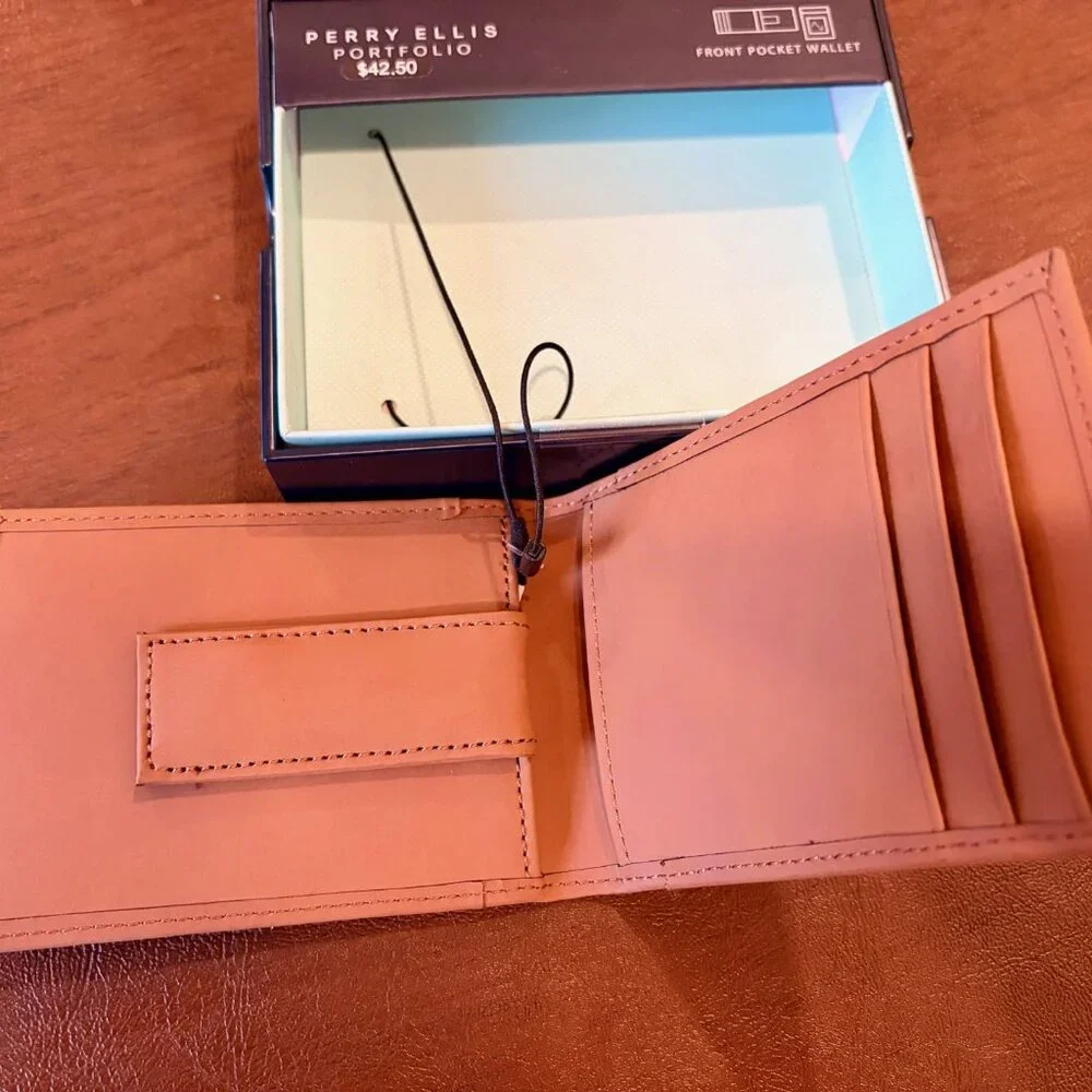 Perry Ellis stay organized