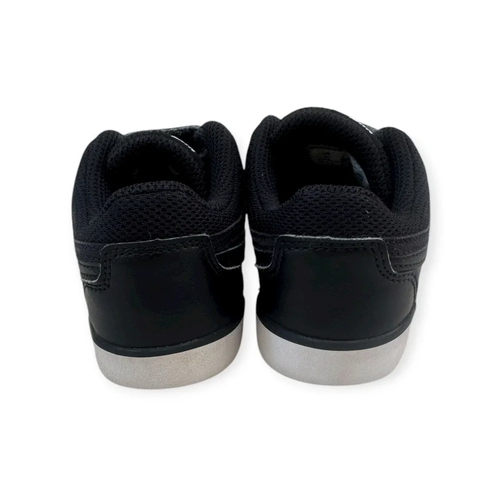 Nike kids black