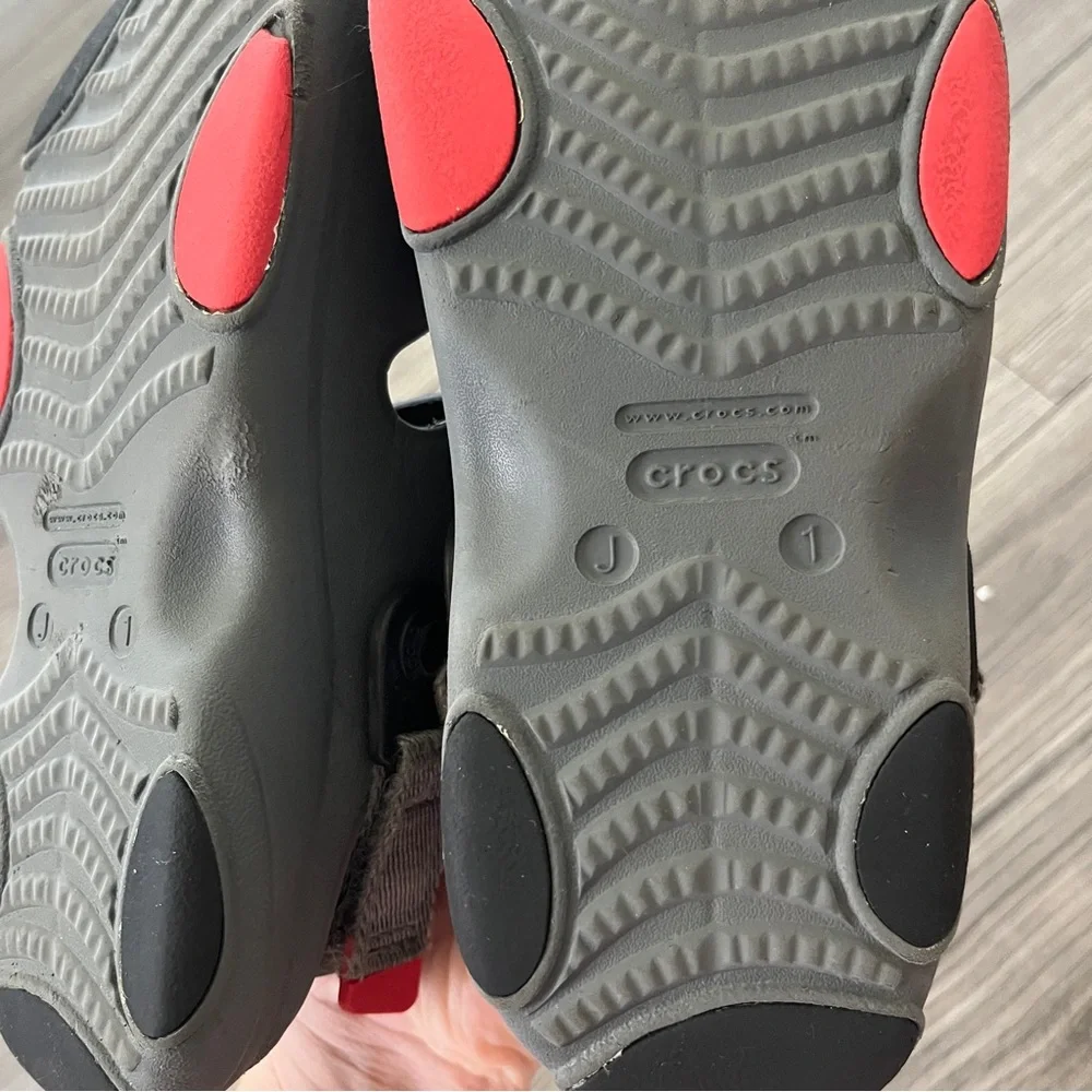 CROCS comfortable stylish