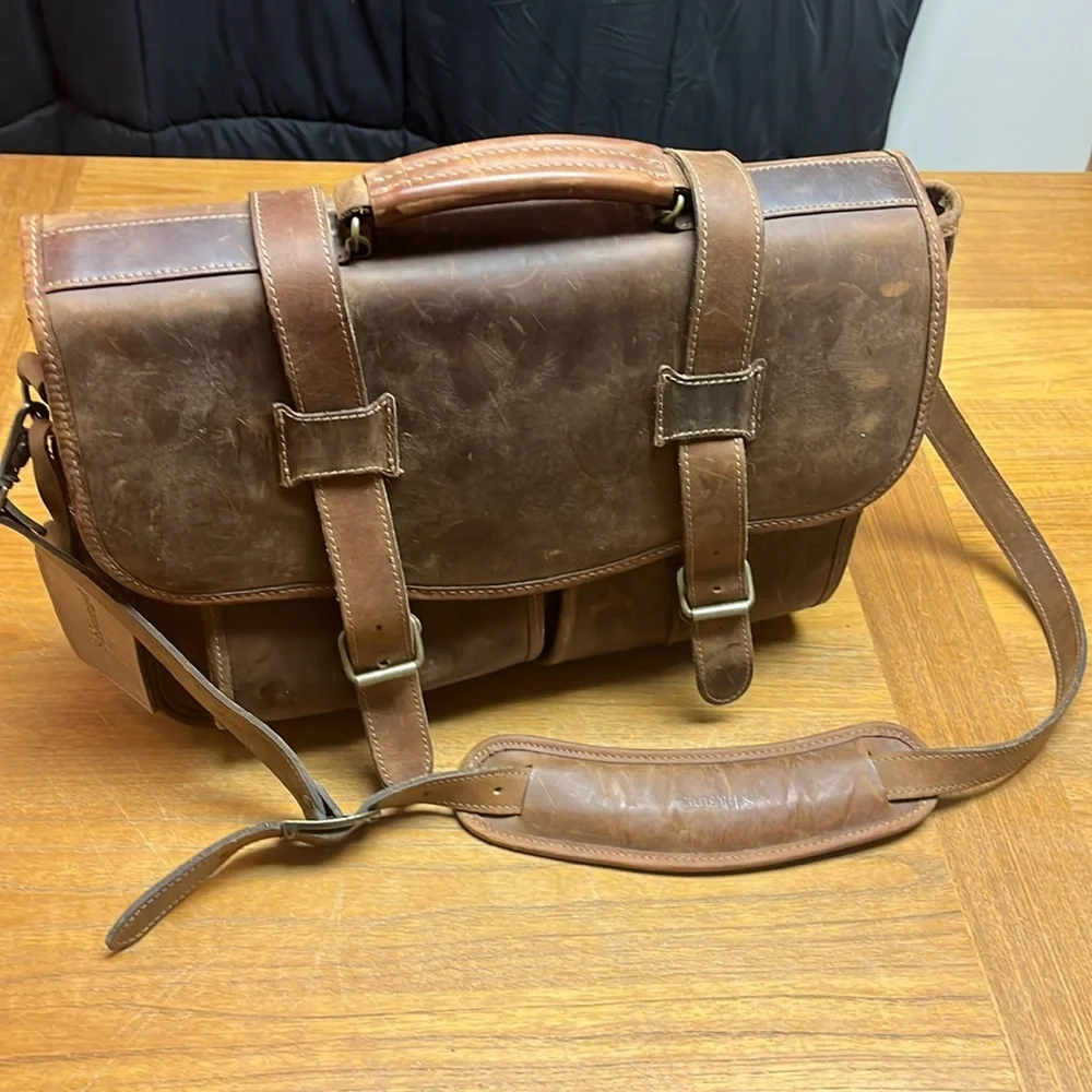 Schlesinger exterior brown used