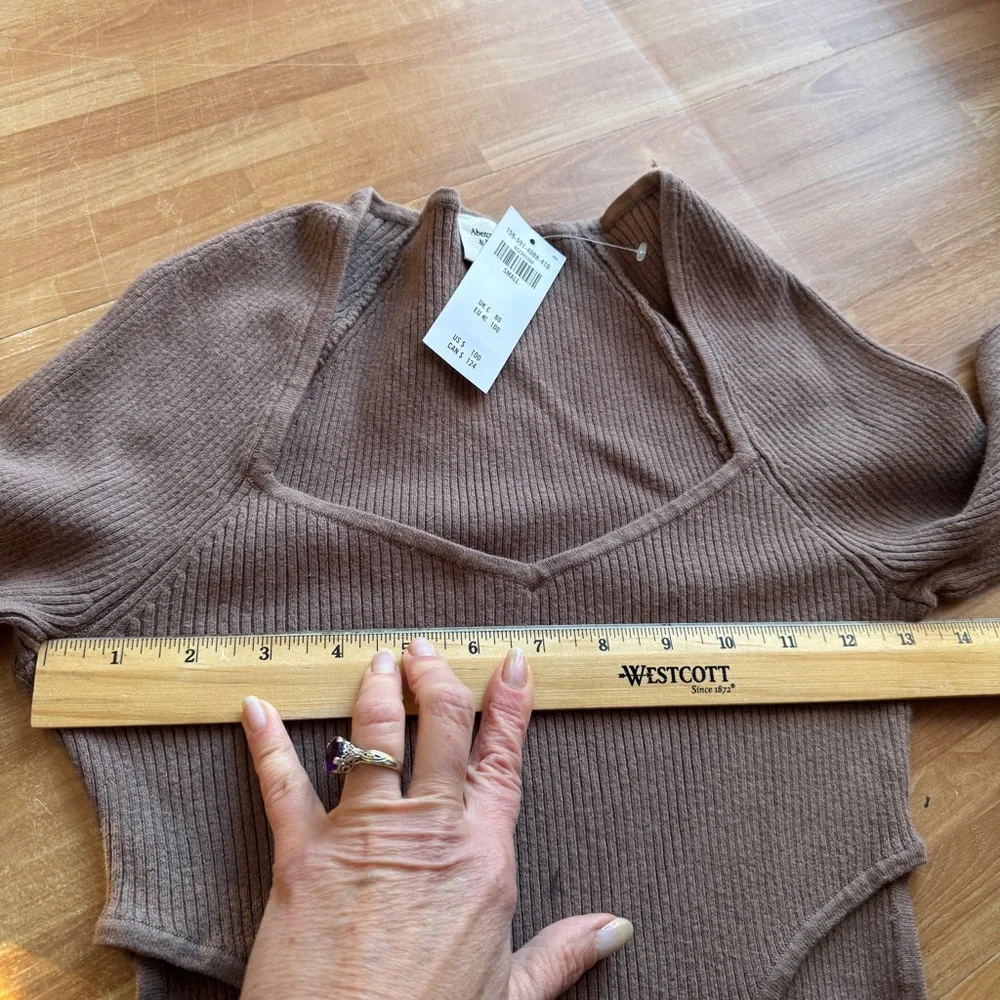 Abercrombie & Fitch brown nwt