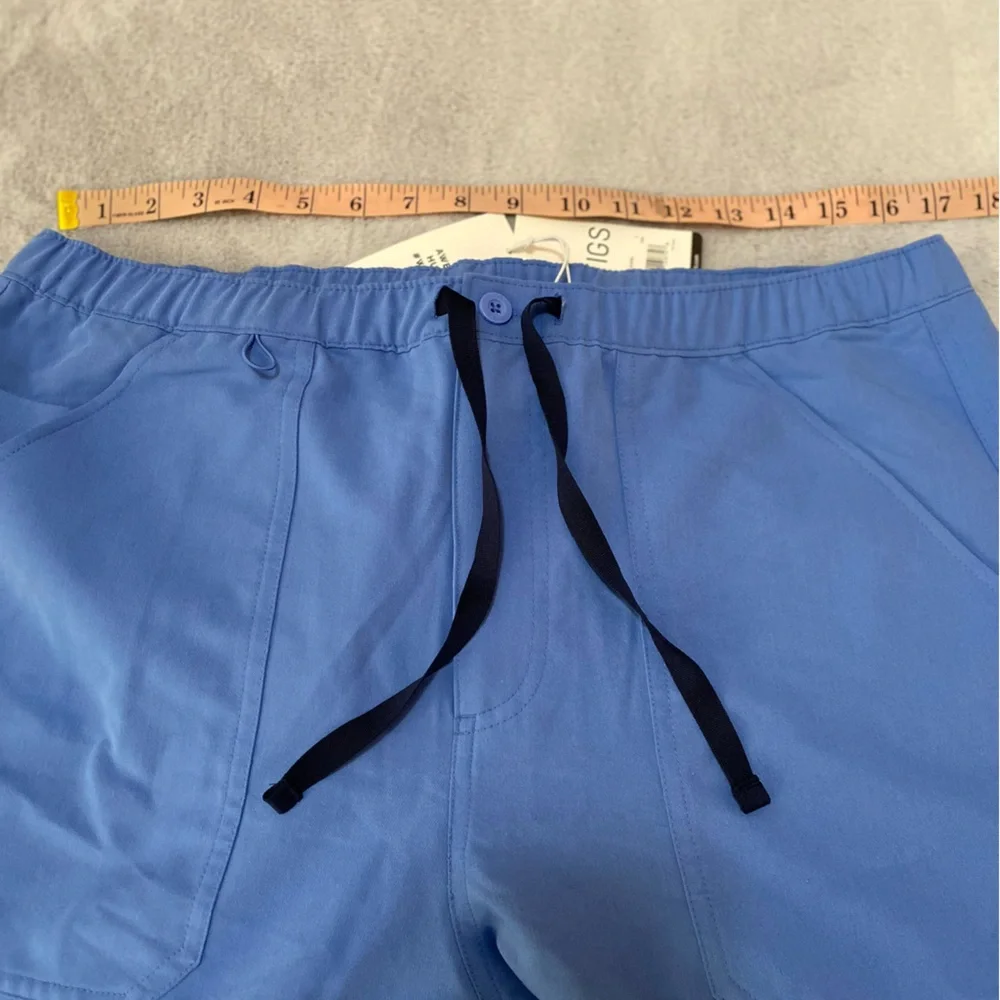 Figs adjustable zip