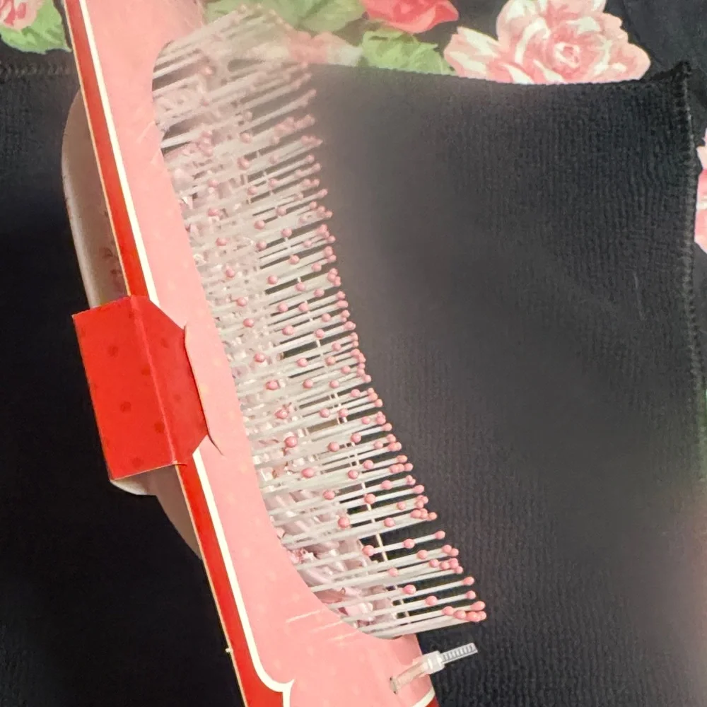 NEW Strawberry Shortcake Pink Detangler Brush