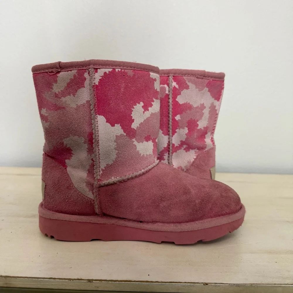 UGG pink camo
