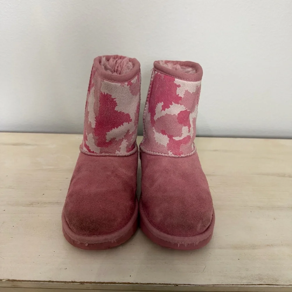 UGG pink camo