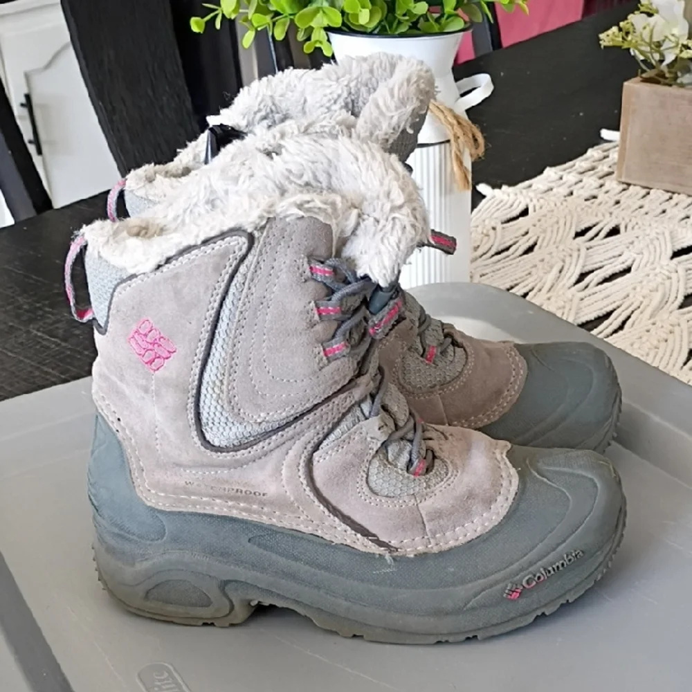 Columbia Gray and Pink Snow Boots