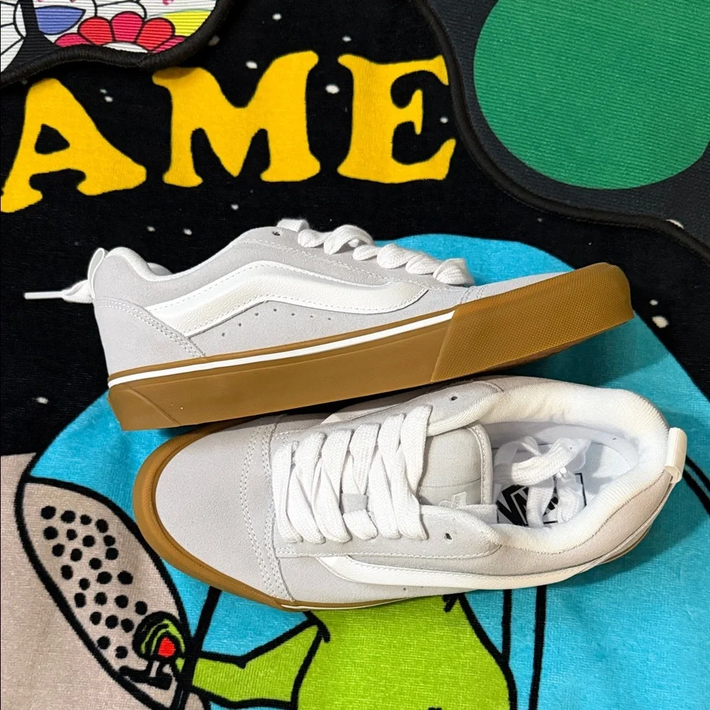Vans Knu Skool gum sole sneakers in light gray ( BRAND NEW WITHOUT BOX )