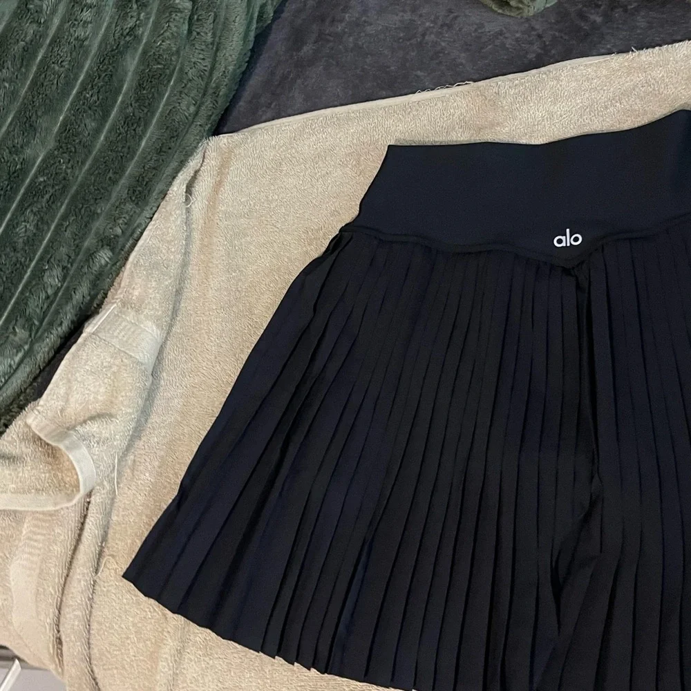 ALO Yoga chic black