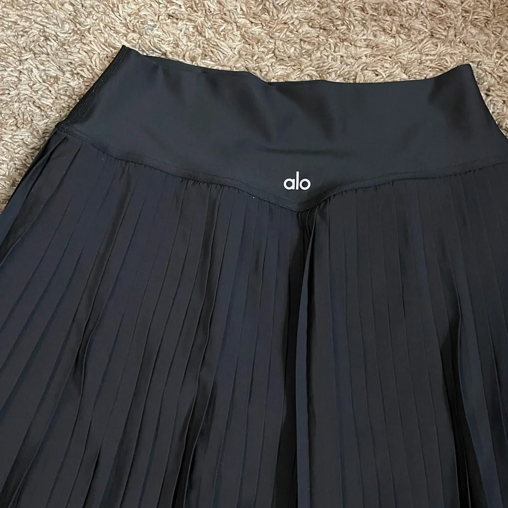 ALO Yoga chic black
