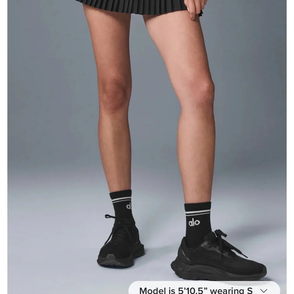 ALO Yoga chic black