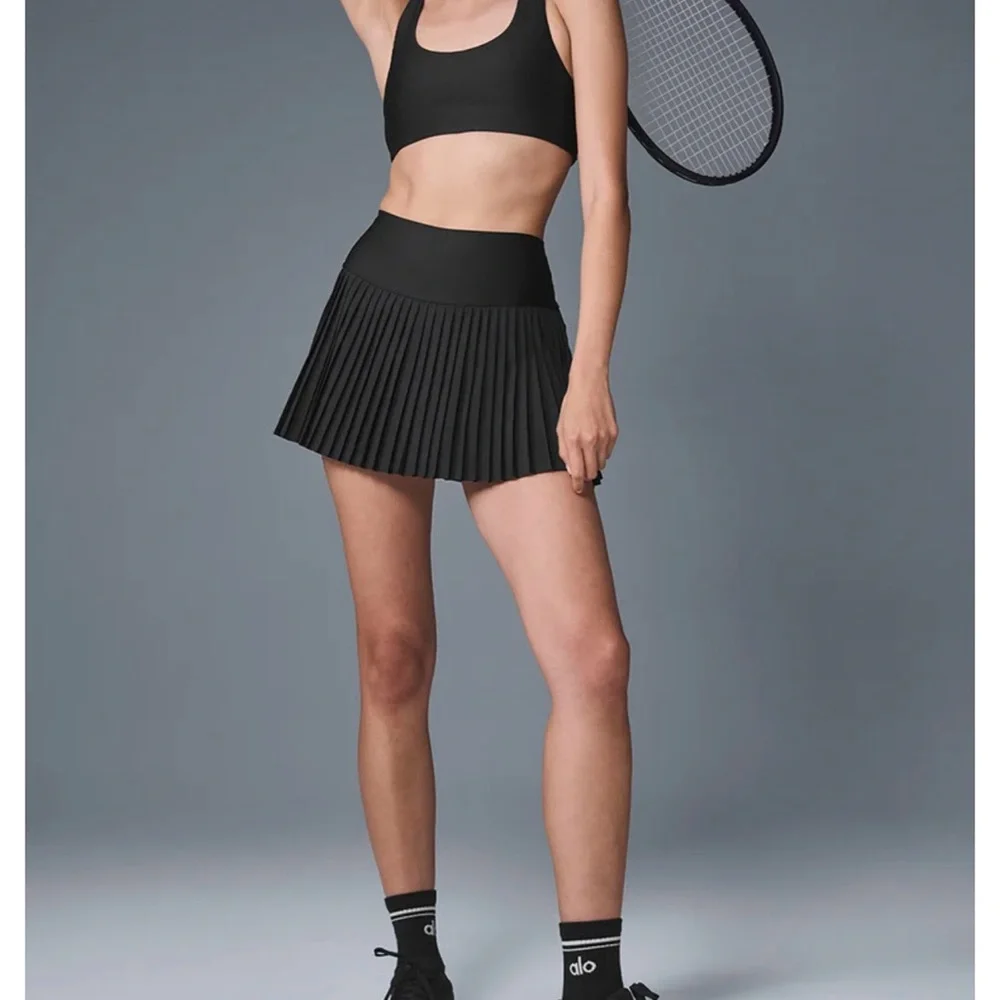 ALO Yoga chic black