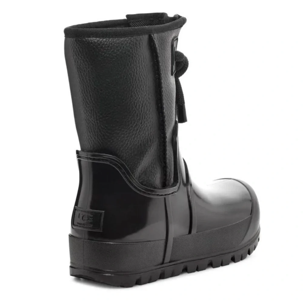 UGG Raincloud lace black boots size 6 NWT