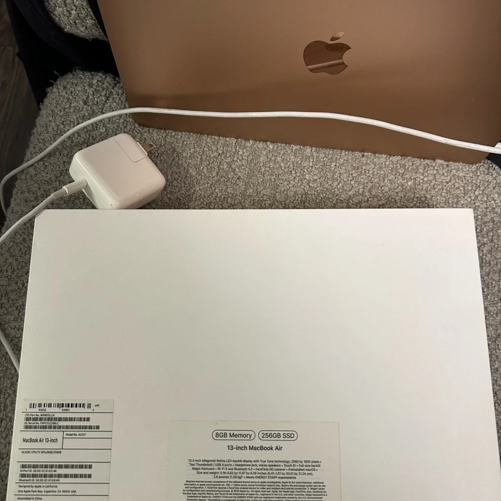 Apple sleek 13”