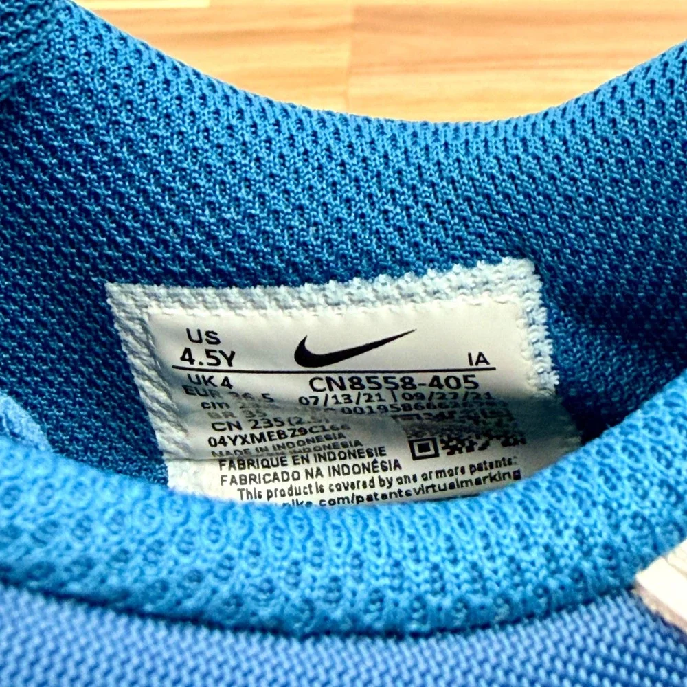 Nike MD Valiant Marina/White/Armory Navy Athletic Shoes Sneakers Kids Size 4.5Y