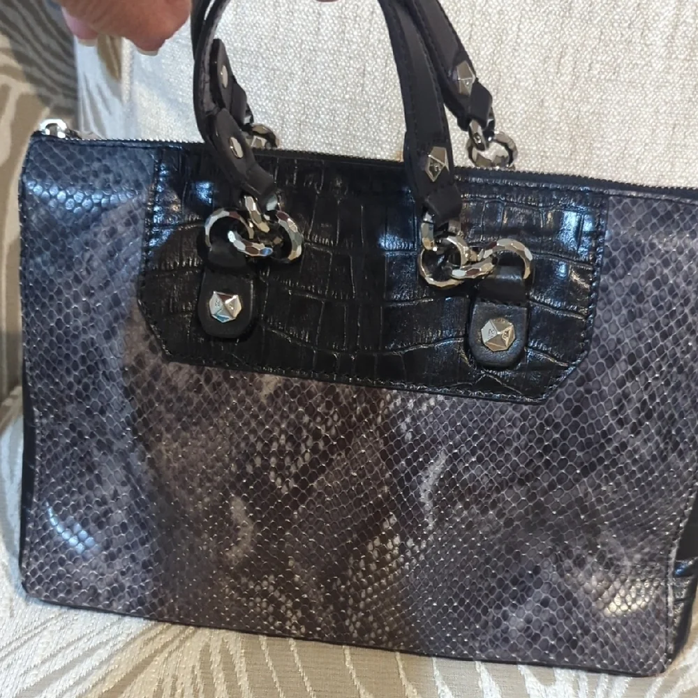 henri bendel this stylish