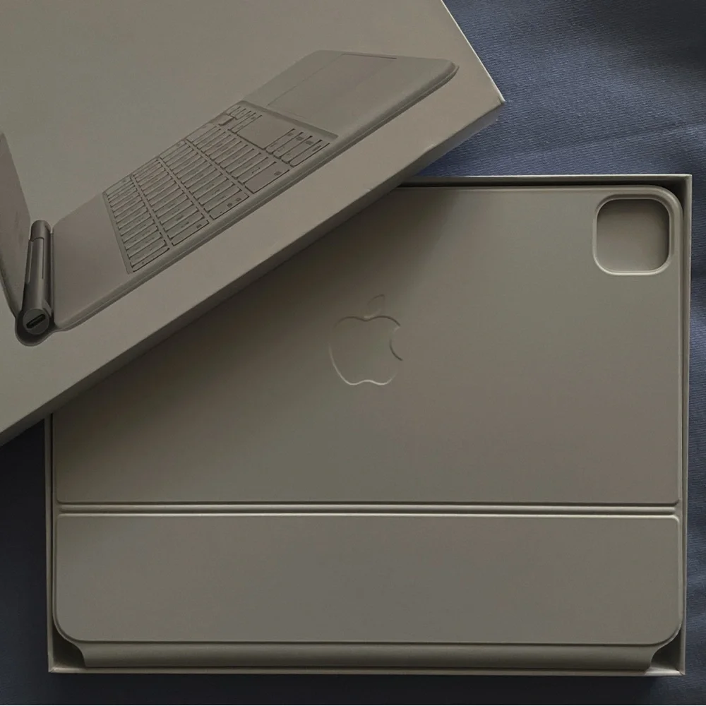 Apple iPad Magic Keyboard NEW - Sleek White Finish