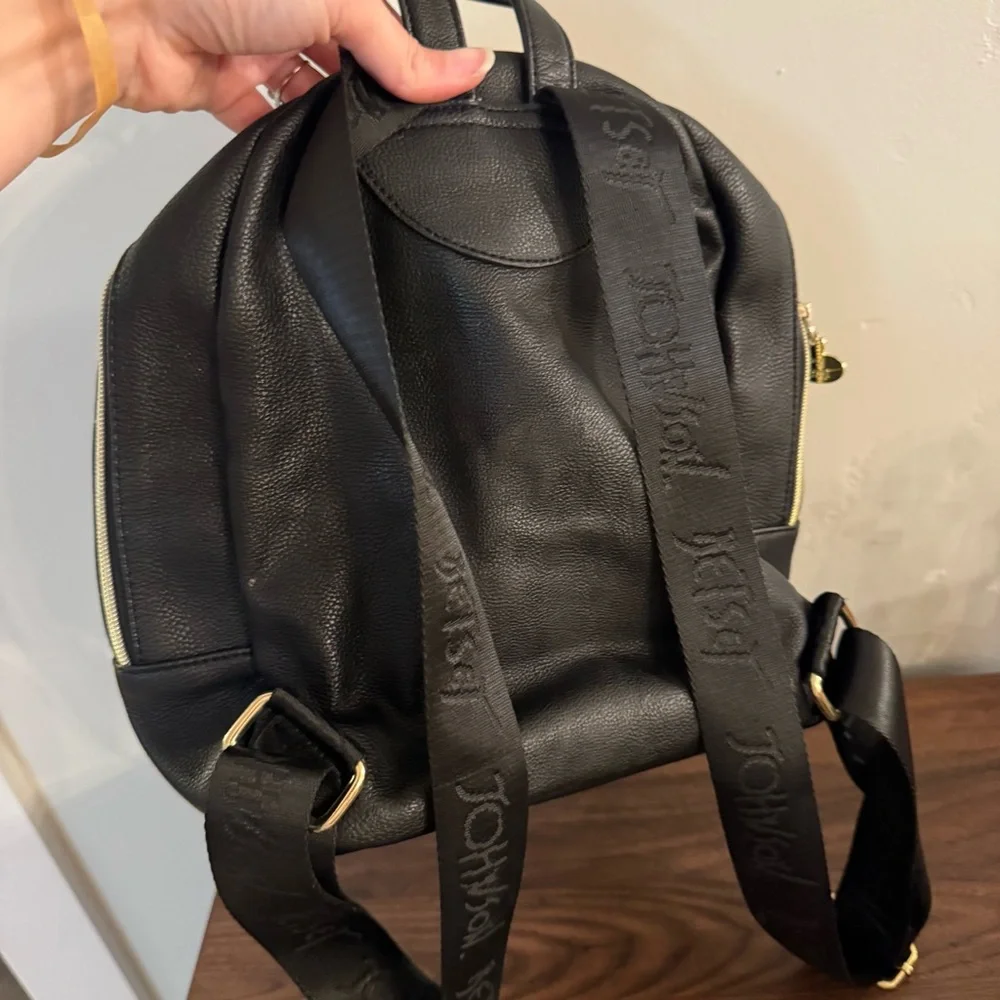 Betsey Johnson excellent all