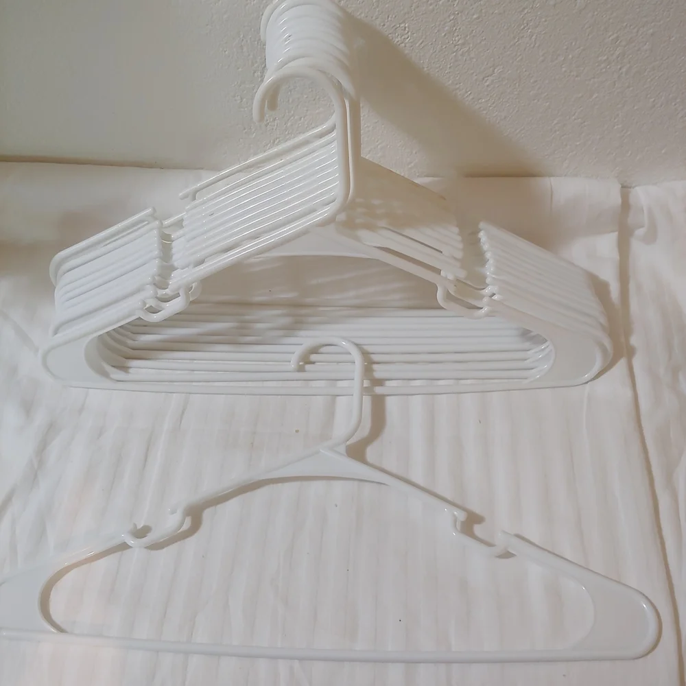 N/A white items
