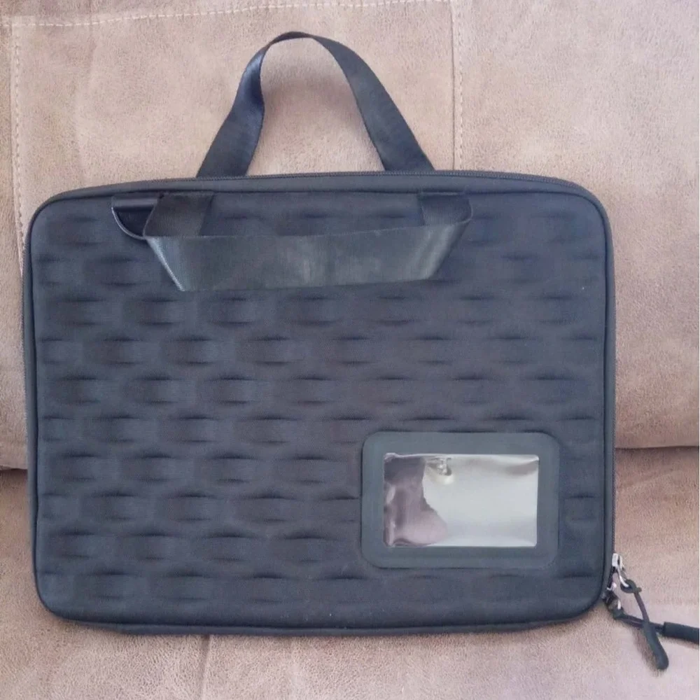 MAXcases 11 inch material