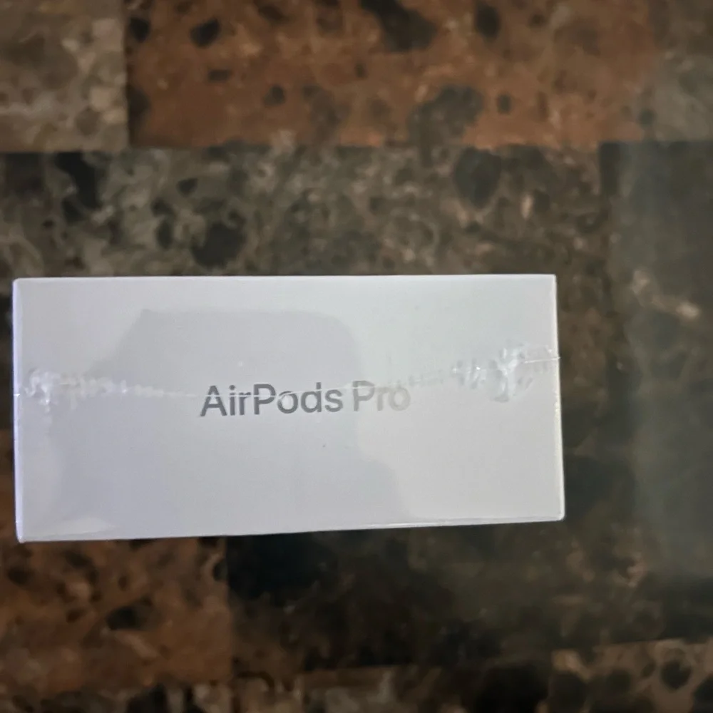 Apple enjoy crystal