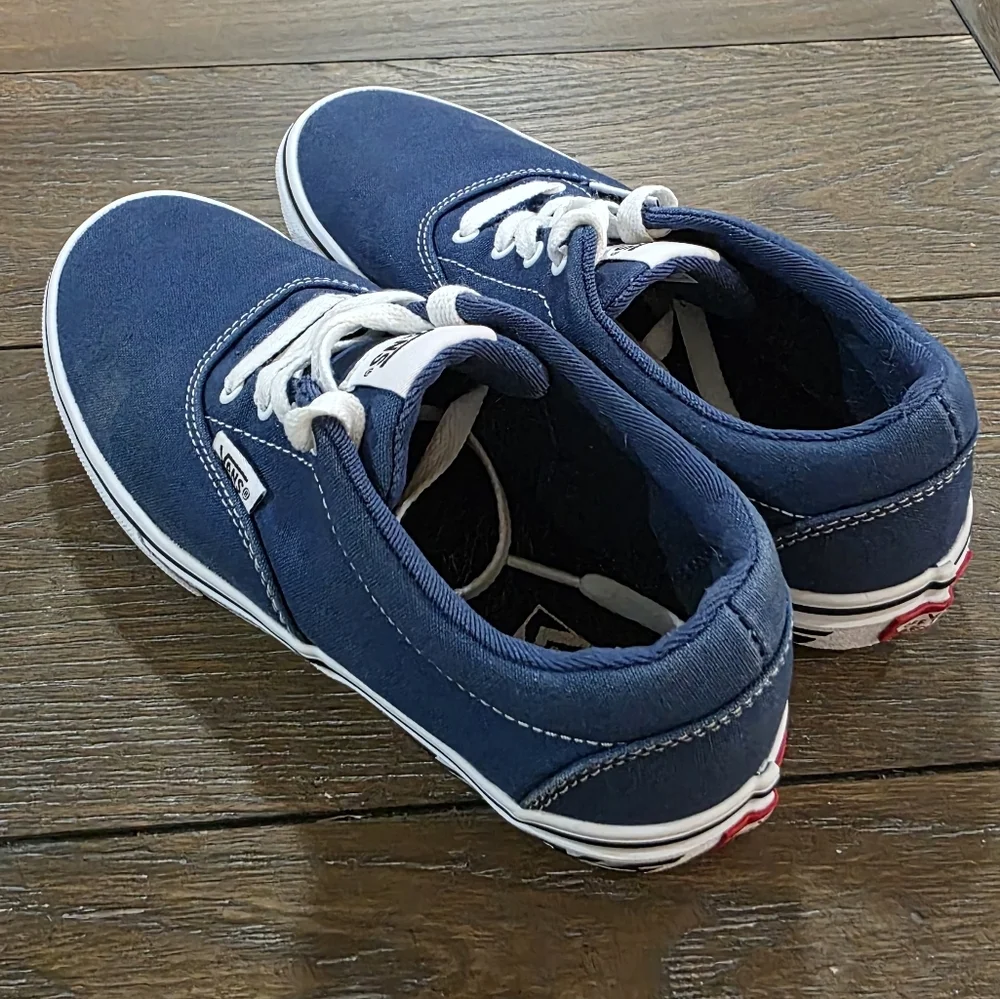 Vans Doheny Off the Wall Low Rise Sneaker, Youth Size 4, Women's Size 5.5